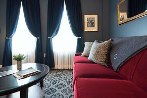 The Kendall Hotel at the Engine 7 Firehouse