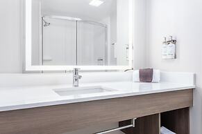 Holiday Inn Express & Suites Lancaster by IHG