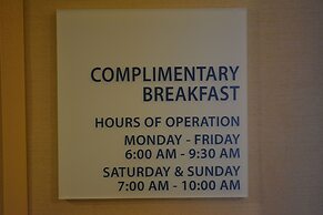 Holiday Inn Express & Suites Lancaster by IHG