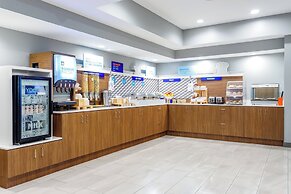 Holiday Inn Express & Suites Lancaster by IHG