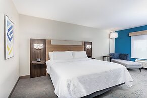Holiday Inn Express & Suites Lancaster by IHG