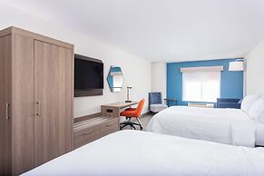 Holiday Inn Express & Suites Lancaster by IHG