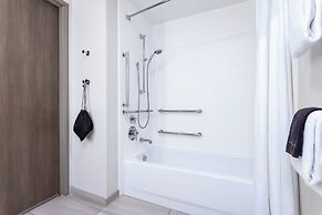 Holiday Inn Express & Suites Lancaster by IHG