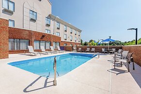 Holiday Inn Express & Suites Lancaster by IHG