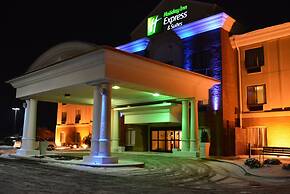 Holiday Inn Express & Suites Lancaster by IHG