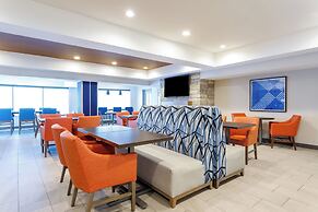 Holiday Inn Express & Suites Lancaster by IHG