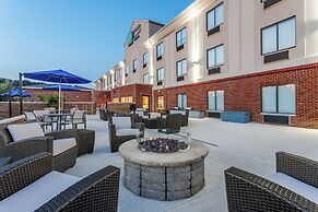 Holiday Inn Express & Suites Lancaster by IHG