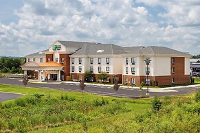 Holiday Inn Express & Suites Lancaster by IHG