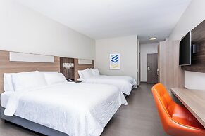 Holiday Inn Express & Suites Lancaster by IHG