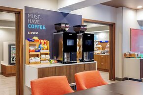 Holiday Inn Express & Suites Lancaster by IHG