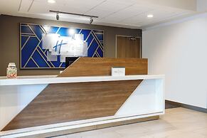 Holiday Inn Express & Suites Lancaster by IHG