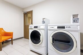 Holiday Inn Express & Suites Lancaster by IHG
