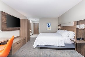 Holiday Inn Express & Suites Lancaster by IHG