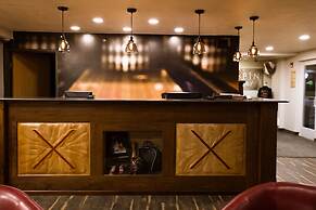 Ten Pin Inn & Suites