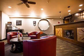 Ten Pin Inn & Suites