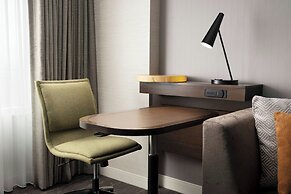 Renaissance Boulder FlatIron Hotel