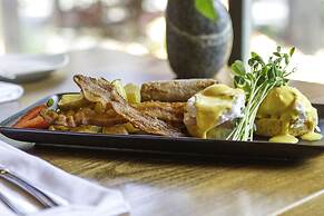 Tigh-Na-Mara Seaside Spa Resort