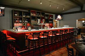 Tigh-Na-Mara Seaside Spa Resort