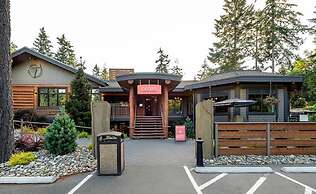 Tigh-Na-Mara Seaside Spa Resort