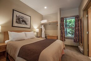 Tigh-Na-Mara Seaside Spa Resort