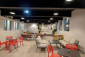 Scott's Inn and Suites