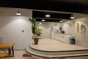 Scott's Inn and Suites