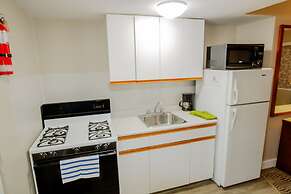 Scott's Inn and Suites