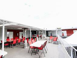 Scott's Inn and Suites