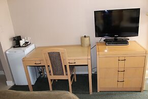 Howard Johnson by Wyndham Downtown Kamloops