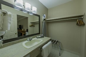 Howard Johnson by Wyndham Downtown Kamloops