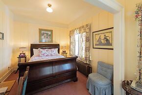 Beaconsfield Inn
