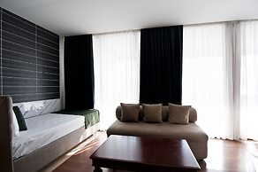 Artefes Hotel Old City