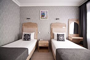 Artefes Hotel Old City