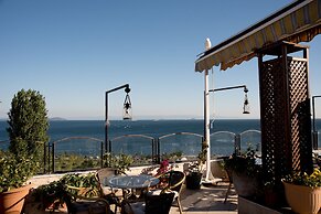 Artefes Hotel Old City