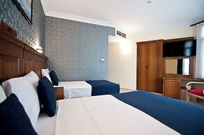 Artefes Hotel Old City