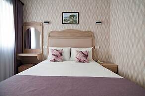 Artefes Hotel Old City