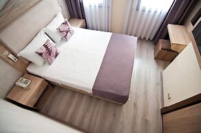 Artefes Hotel Old City