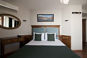 Artefes Hotel Old City