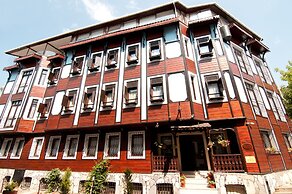 Artefes Hotel Old City