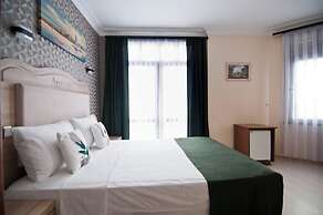 Artefes Hotel Old City