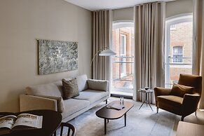 Native Kings Wardrobe, St Paul's