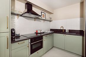 Native Kings Wardrobe, St Paul's