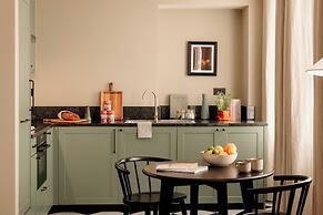 Native Kings Wardrobe, St Paul's