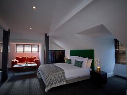 The Lodge Hotel - Putney