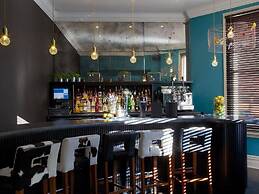 The Lodge Hotel - Putney