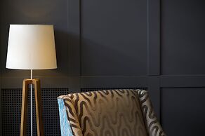 The Lodge Hotel - Putney