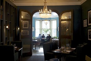 The Lodge Hotel - Putney