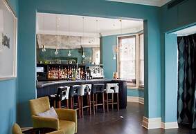 The Lodge Hotel - Putney