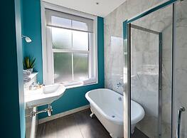 The Lodge Hotel - Putney