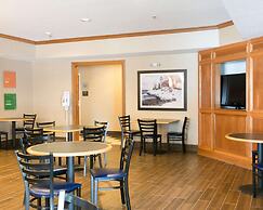 Comfort Suites Benton Harbor - St. Joseph